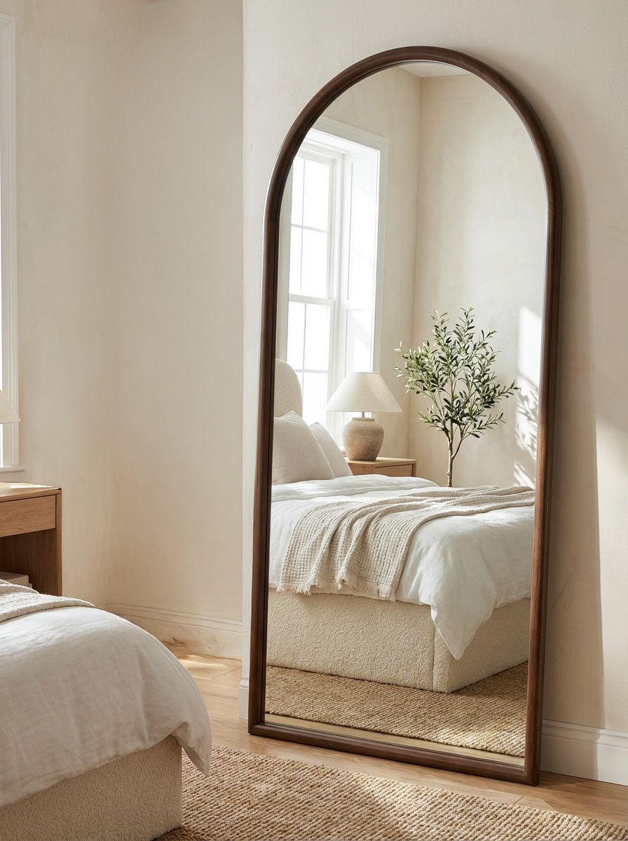 Miroir en pied avec arc en bois de sycomore